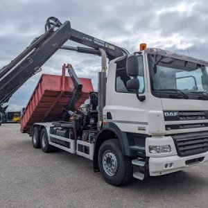 foto 6x4/Eur5 DAF Roll off tipper + Crane HIAB