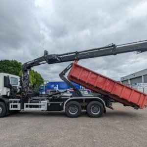 foto 6x4/Eur5 DAF Roll off tipper + Crane HIAB