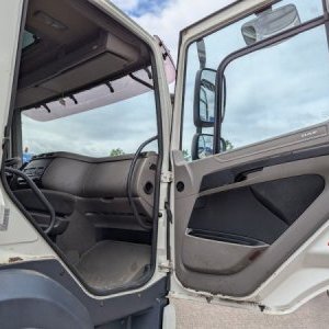 foto 6x4/Eur5 DAF Roll off tipper + Crane HIAB